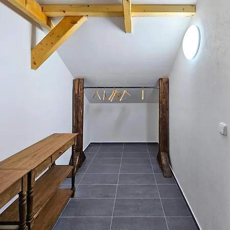 Skelna Hut * Chudenin