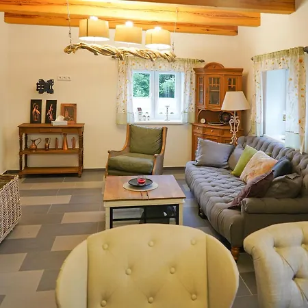 Skelna Hut Apartament *