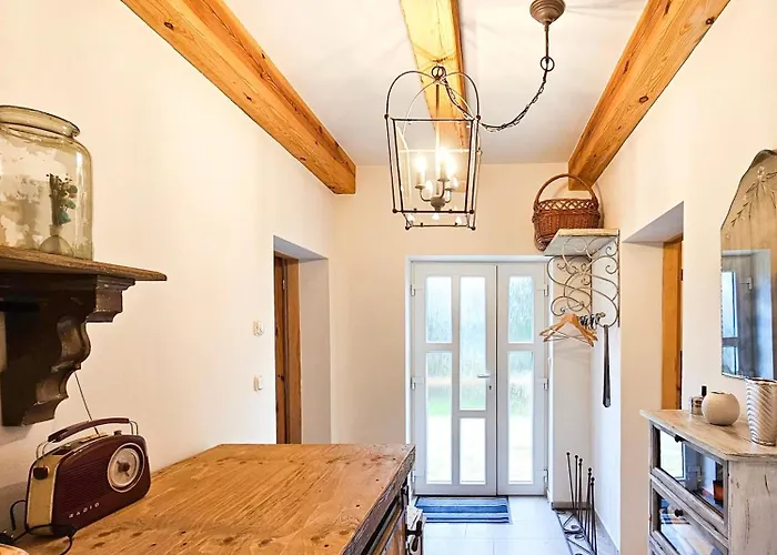 Skelna Hut Apartment Chudenin